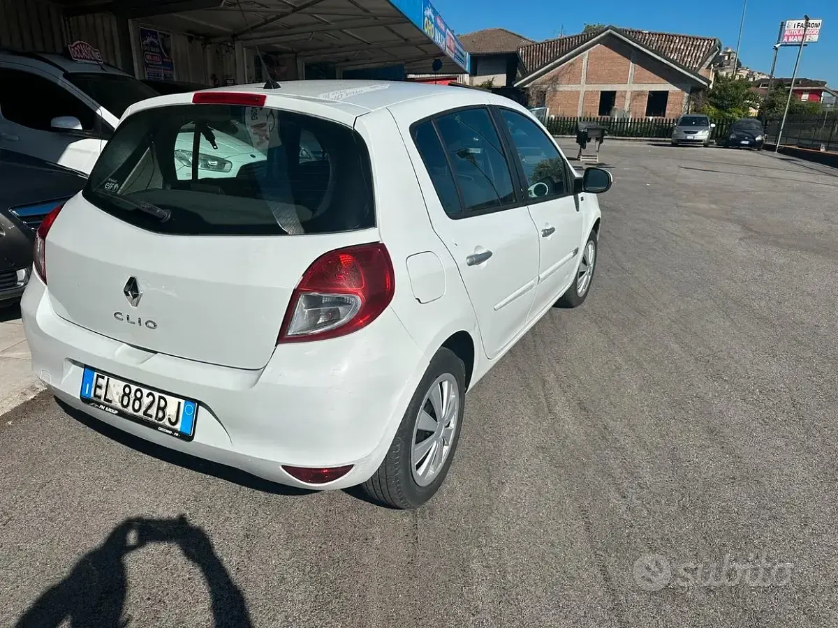 Usata Renault Clio IV 75 CV (55 kW) 2012 Bianco Berlina