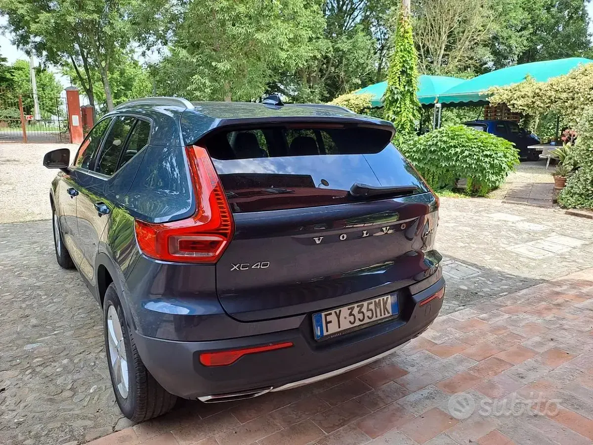 Usata Volvo XC40 Inscription 190 CV (139 kW) 2019 Bluazzurro SUV