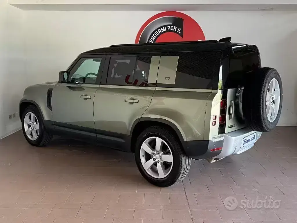Usata Land Rover Defender First Edition 400 CV (294 kW) 2020 Verde SUV
