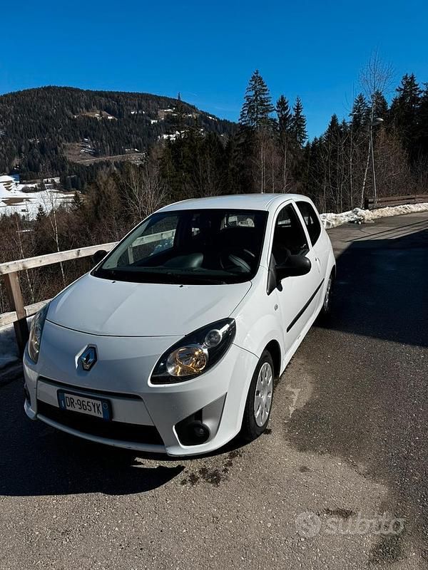 Usata Renault Twingo 75 CV (55 kW) 2007 Bianco Utilitaria