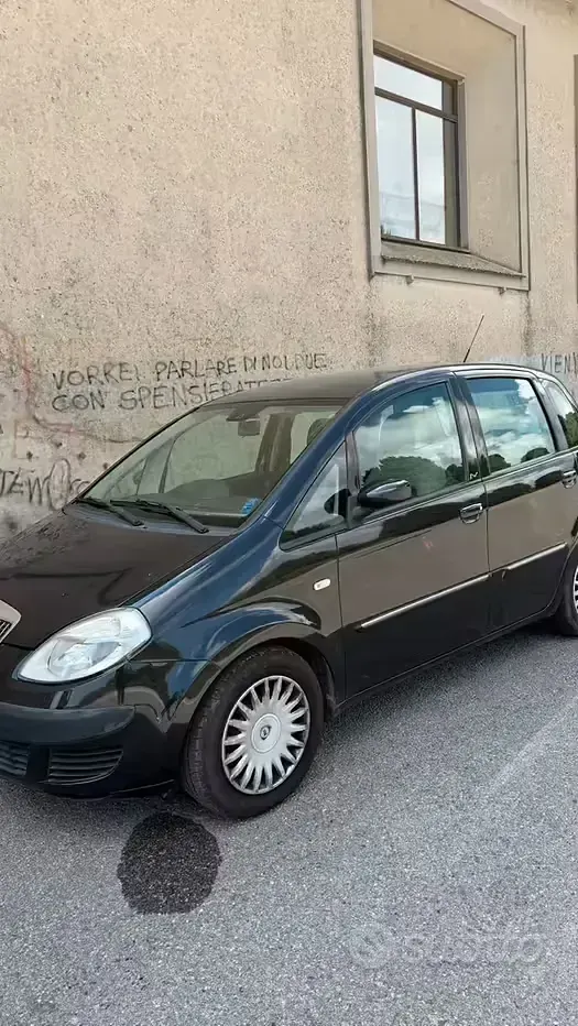 Usata Lancia Musa 95 CV (69 kW) 2004 Nero Monovolume