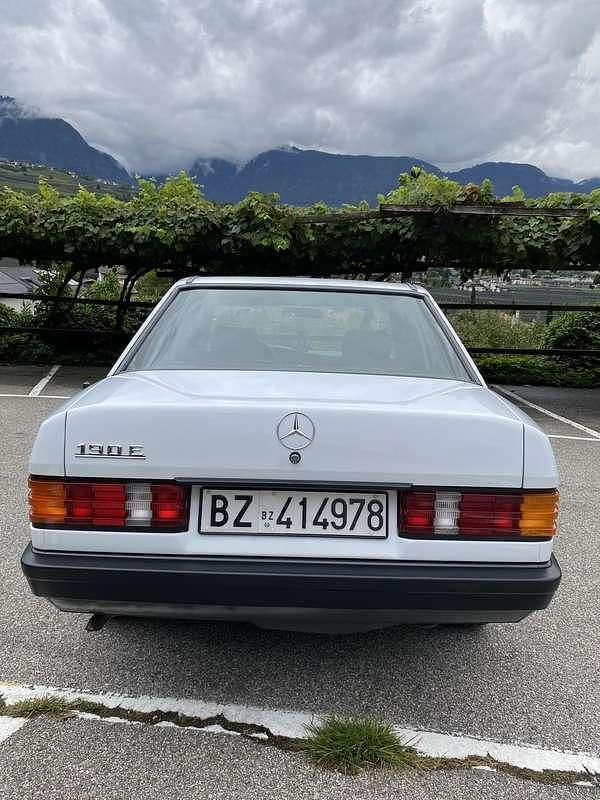 Usata Mercedes 190 122 CV (89 kW) 1986 Bianco Berlina
