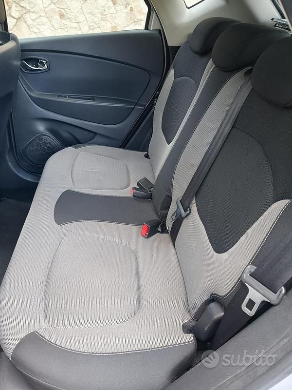 Usata Renault Captur 90 CV (66 kW) 2015 Grigio SUV