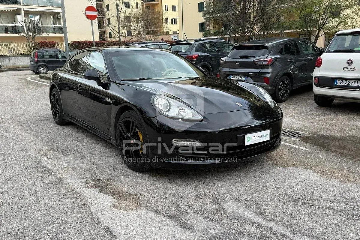 Usata Porsche Panamera Diesel 250 CV (183 kW) 2011 Nero Utilitaria