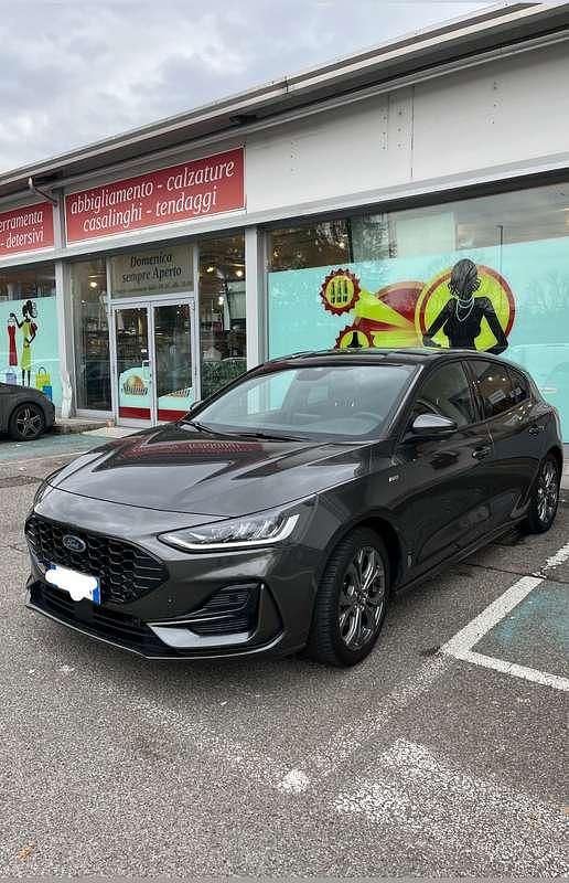 Usata Ford Focus ST-Line 125 CV (91 kW) 2023 Grigio Berlina