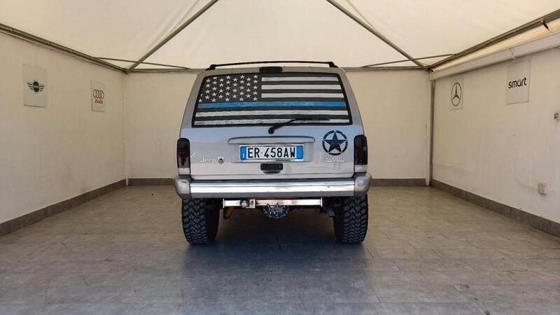 Usata Jeep Cherokee Sport 116 CV (85 kW) 2001 Grigio SUV