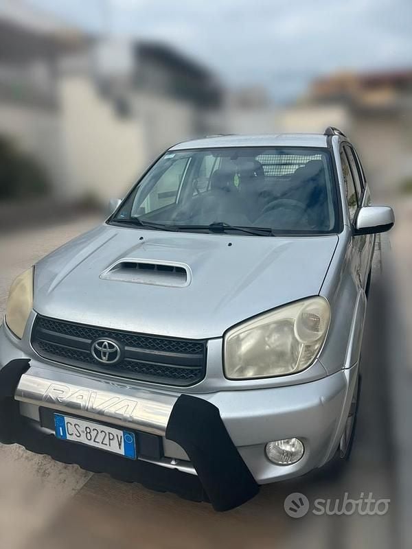 Usata Toyota RAV4 2004 SUV