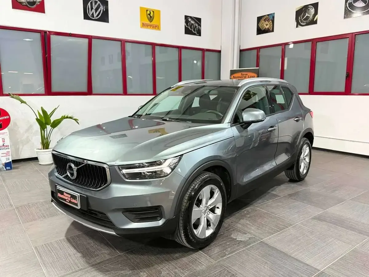 Usata Volvo XC40 Momentum 150 CV (110 kW) 2018 Blu/azzurro SUV