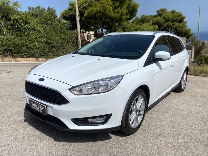 Usata Ford Focus Titanium 120 CV (88 kW) 2017 Bianco pastello Station wagon