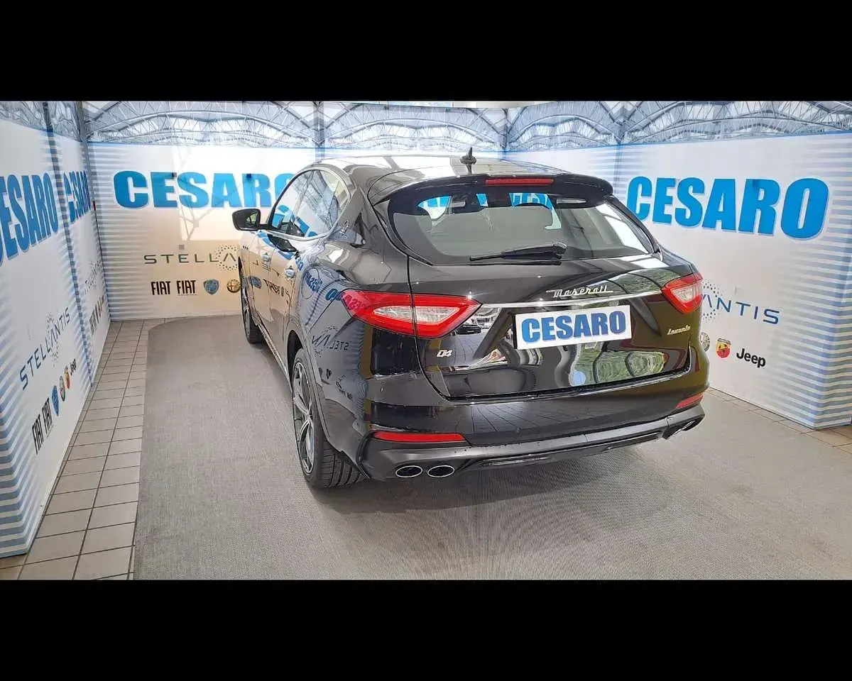 Usata Maserati Levante 275 CV (202 kW) 2020 Nero SUV