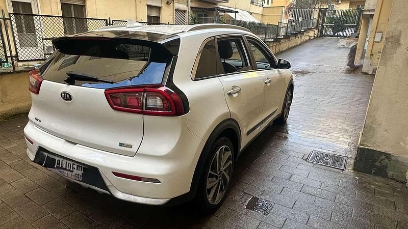 Usata Kia Niro 105 CV (77 kW) 2018 Bianco SUV