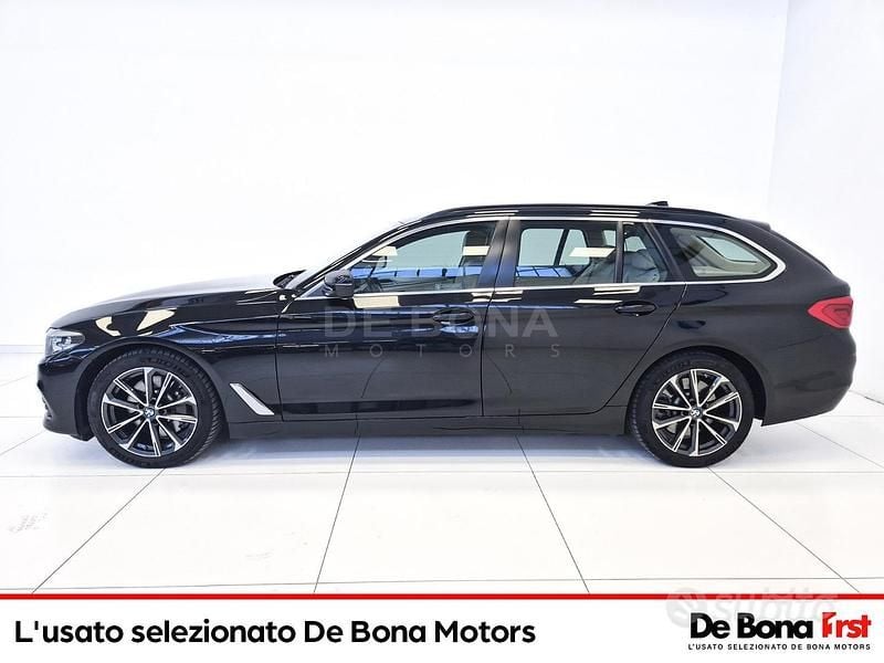 Usata BMW 530 Comfort Edition 249 CV (183 kW) 2019 Nero Station wagon