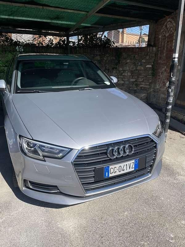 Usata Audi A3 Business 116 CV (85 kW) 2019 Grigio Berlina