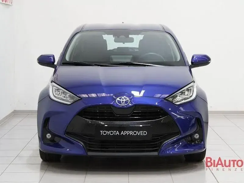 Usata Toyota Yaris Trend 72 CV (52 kW) 2023 Blu Utilitaria