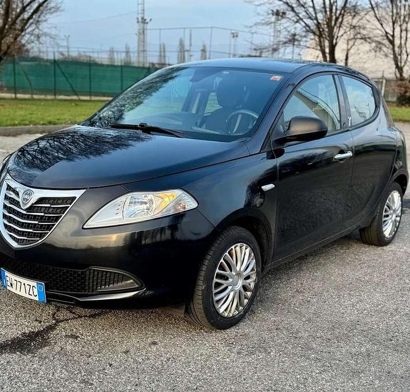 Usata Lancia Ypsilon Platinum 69 CV (50 kW) 2014 Utilitaria