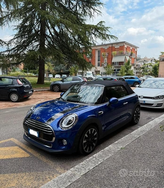 Usata Mini Cooper Cabriolet 136 CV (100 kW) 2019 Blu/azzurro Cabrio