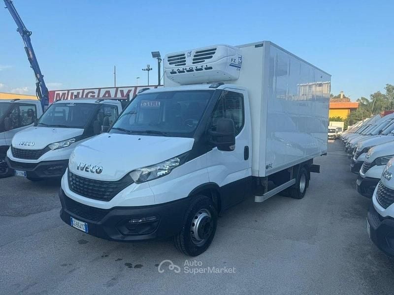 Usata Iveco Daily 179 CV (131 kW) 2020 Gray