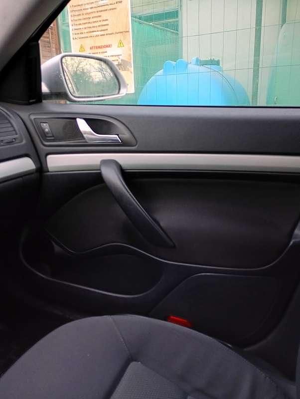 Usata Skoda Octavia Ambiente 105 CV (77 kW) 2004 Argento Berlina