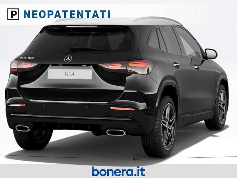 Nuova Mercedes GLA180 AMG line 136 CV (100 kW) 2026 Nero notte SUV