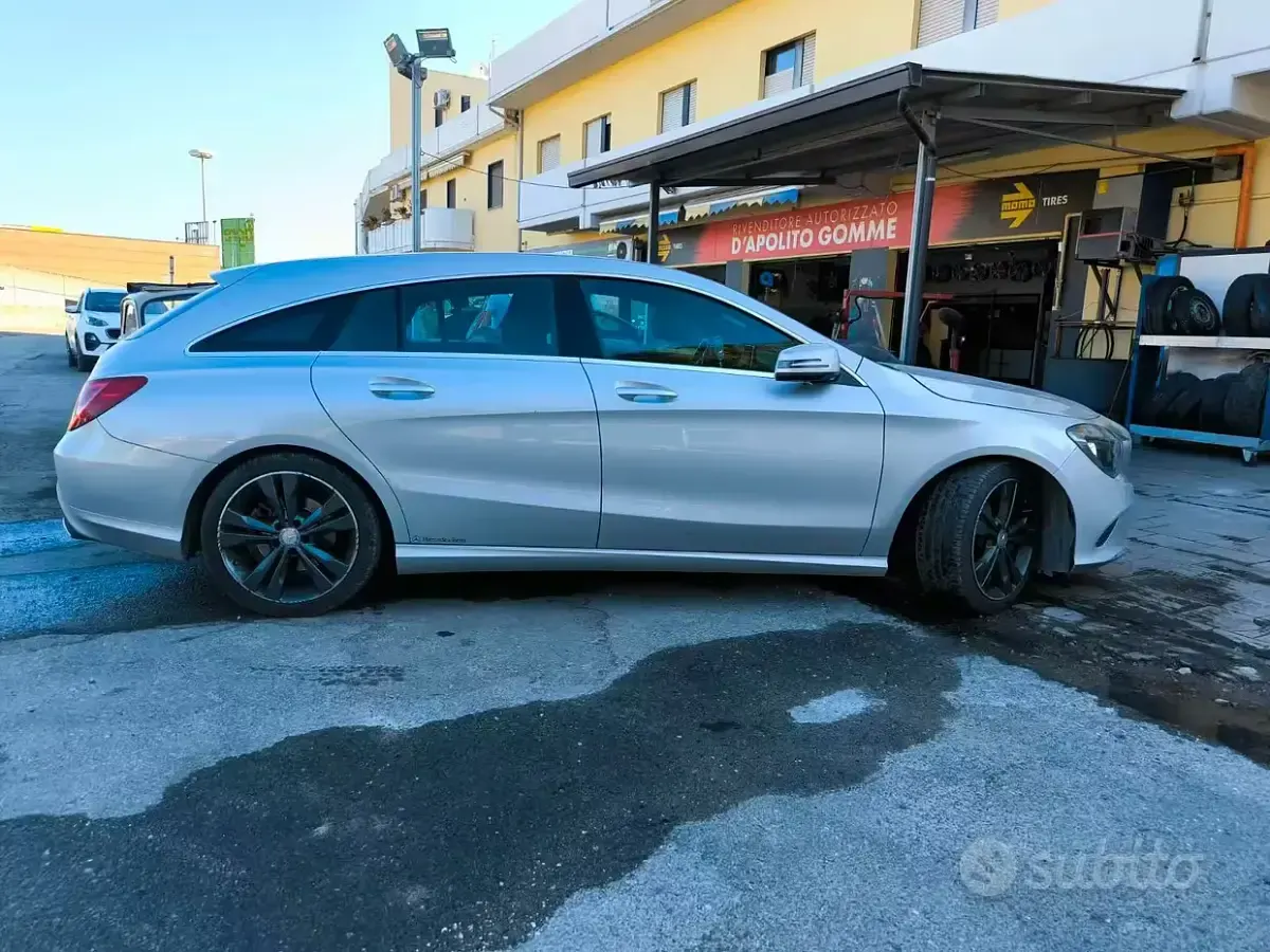 Usata Mercedes CLA180 109 CV (80 kW) 2017 Bluazzurro Coupé