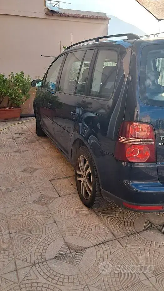 Usata VW Touran 102 CV (75 kW) 2014 Bluazzurro Monovolume