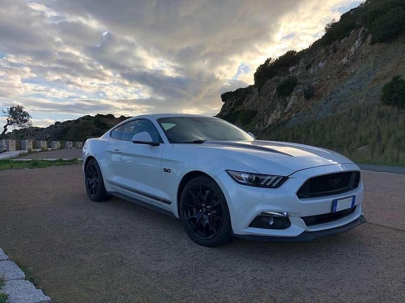 Usata Ford Mustang GT Fastback 421 CV (309 kW) 2017 Bianco Coupé