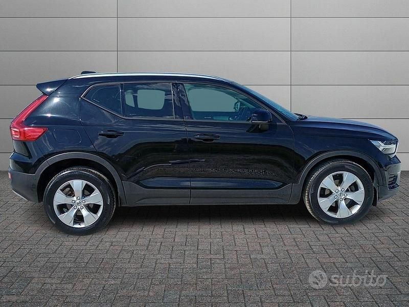 Usata Volvo XC40 Momentum 150 CV (110 kW) 2019 Nero SUV