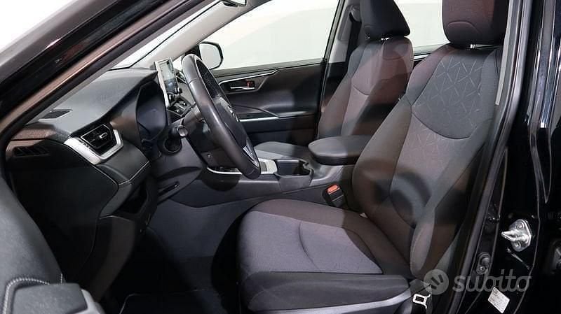 Usata Toyota RAV4 Hybrid Business Edition 218 CV (160 kW) 2022 Nero SUV