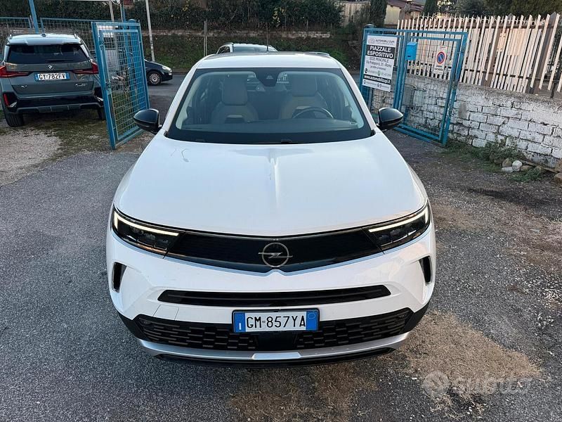 Usata Opel Mokka Comfort 131 CV (96 kW) 2023 Bianco SUV