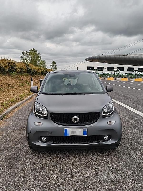 Usata Smart ForTwo Coupé 90 CV (66 kW) 2016 Grigio Coupé