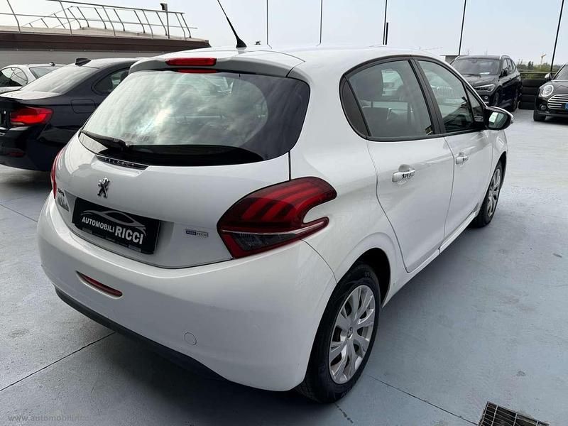 Usata Peugeot 208 Active 82 CV (60 kW) 2016 Bianco Utilitaria