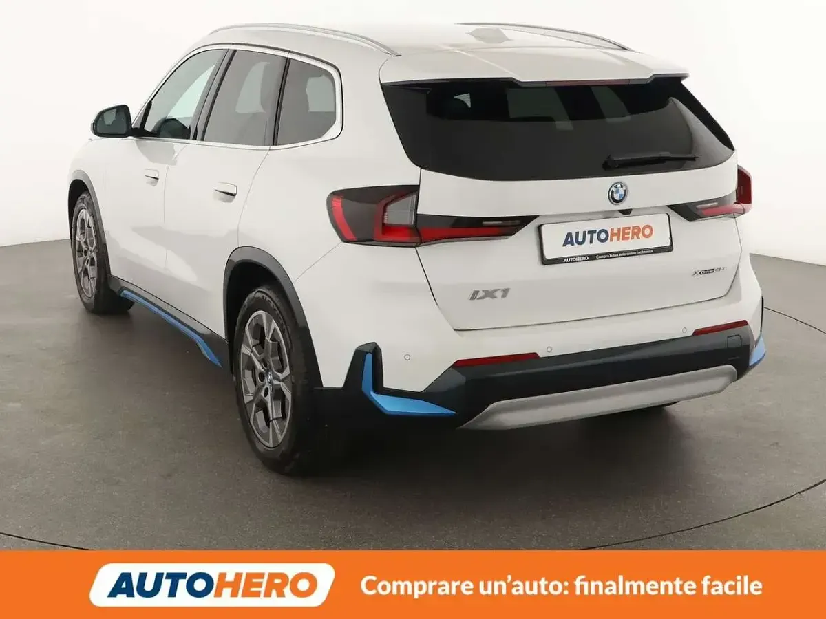 Begagnad BMW iX1 xLine 94 kW (128 HK) 2023 Vit SUV