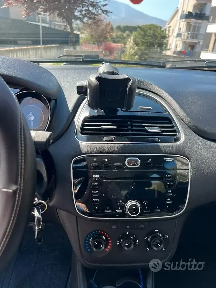 Usata Fiat Punto 75 CV (55 kW) 2015 Grigio Utilitaria