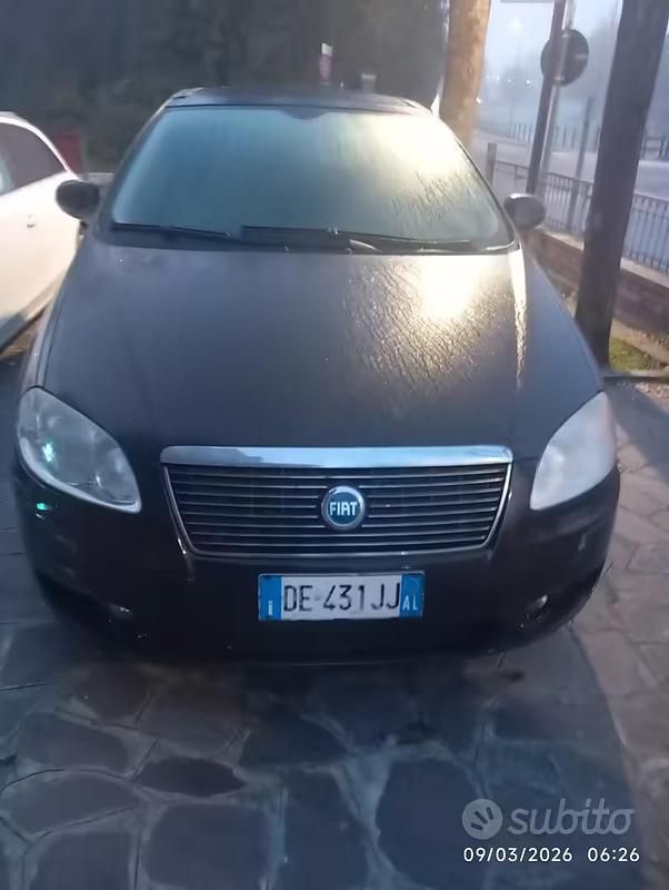Usado Fiat Croma 150 HP (110 kW) 2006 Castanho Carrinha