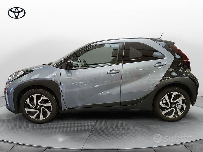 Usata Toyota Aygo X Trend 72 CV (52 kW) 2024 Blu SUV