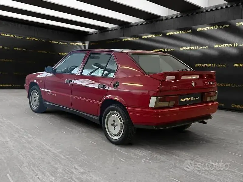 Usado Alfa Romeo 33 Quadrifoglio Verde 118 CV (86 kW) 1988 Rojo Berlina