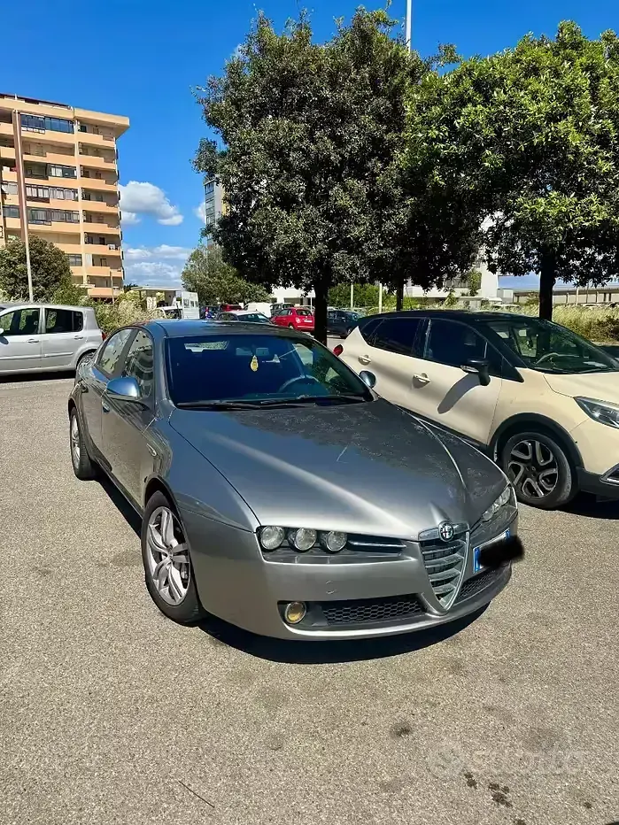 Usata Alfa Romeo 159 120 CV (88 kW) 2012 Grigio Berlina