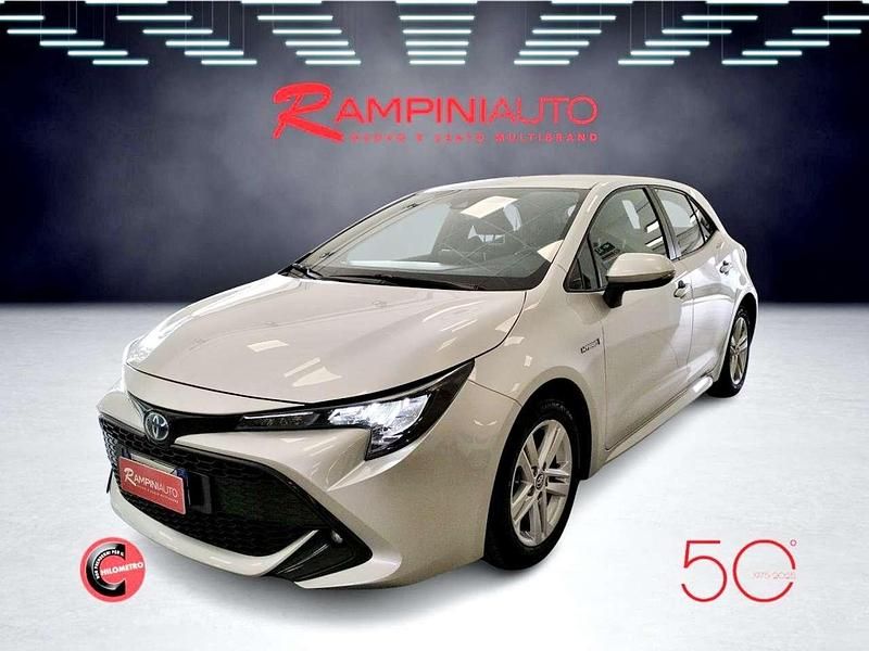 Usata Toyota Corolla 122 CV (89 kW) 2019 Argento Berlina