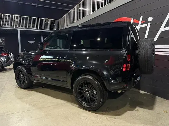 Usata Land Rover Defender SE Dynamic 199 CV (146 kW) 2021 Nero SUV