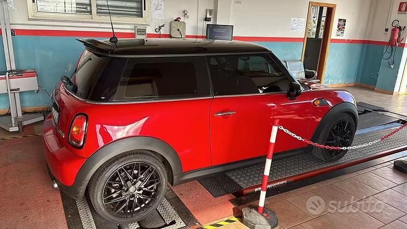 Usata Mini Cooper Coupé 116 CV (85 kW) 2006 Rosso Coupé