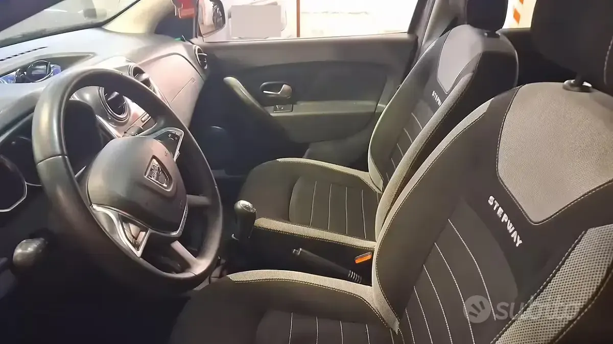 Usata Dacia Sandero Stepway 90 CV (66 kW) 2019 Marrone Berlina
