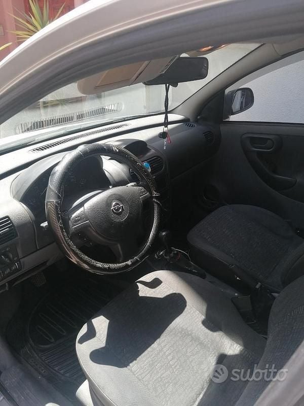 Usata Opel Corsa 75 CV (55 kW) 2002 Grigio Berlina