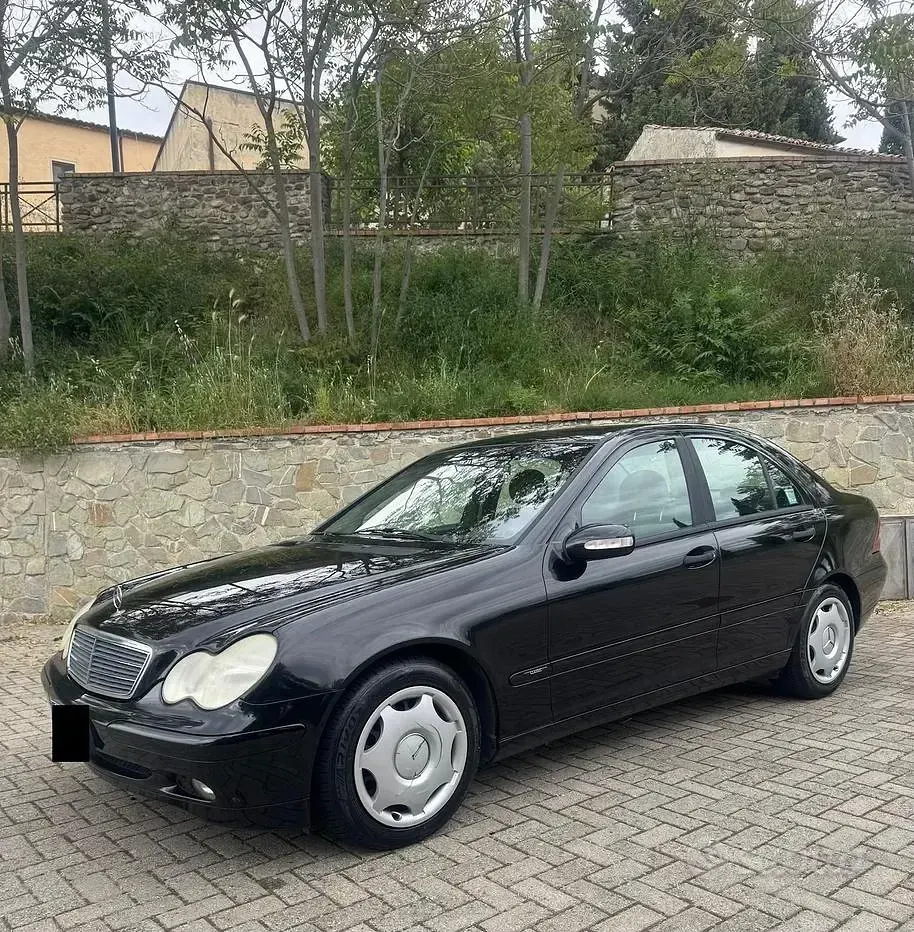 Usata Mercedes C200 122 CV (89 kW) 2004 Nero Berlina