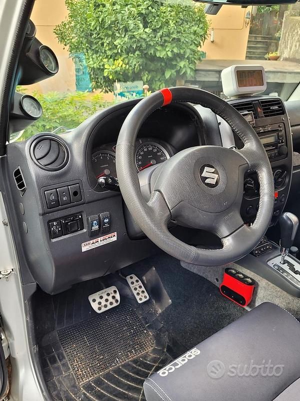 Usata Suzuki Jimny 82 CV (60 kW) 2011 SUV
