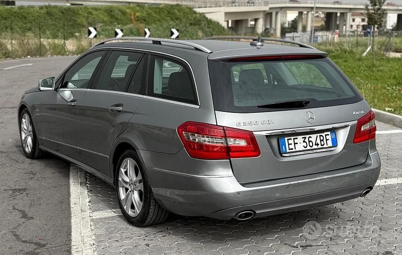 Usata Mercedes E350 265 CV (194 kW) 2011 Grigio Station wagon