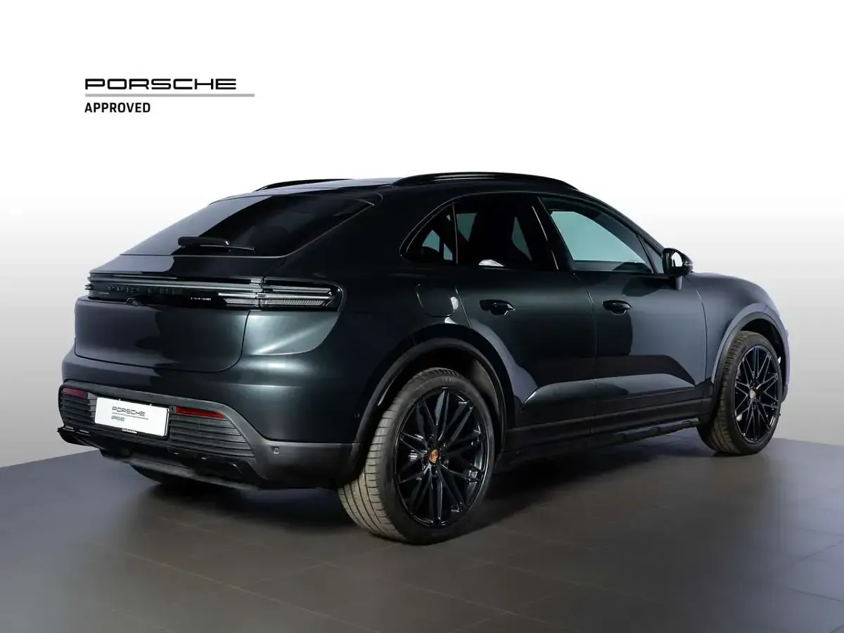 Usata Porsche Macan 144 kW (197 CV) 2025 Grigio vulcano metallizzato SUV