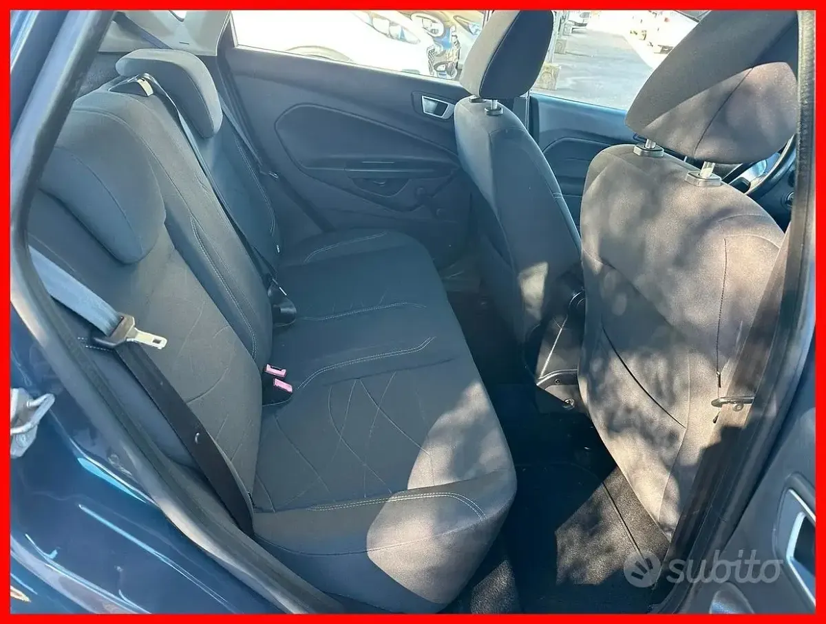 Usata Ford Fiesta Titanium 75 CV (55 kW) 2014 Grigio Utilitaria