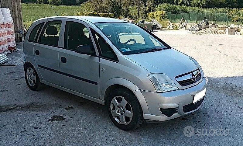 Grigio Usata 2008 Opel Meriva Club Monovolume | 4999 € (Molto cara) - Immagine 1/4
