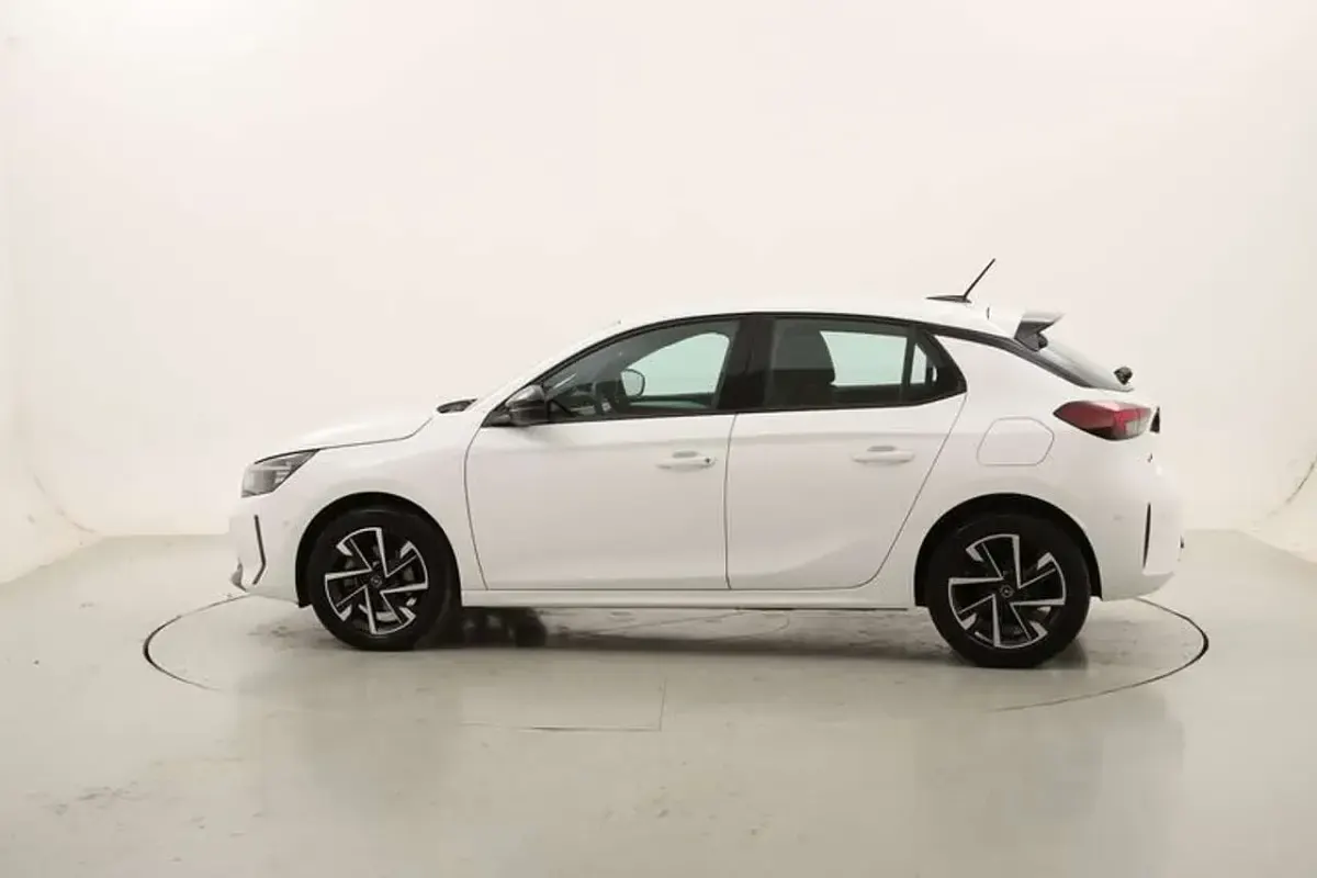 Usata Opel Corsa 101 CV (74 kW) 2025 Bianco Utilitaria