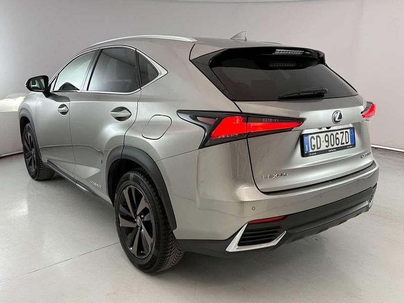 Usata Lexus NX300h 155 CV (114 kW) 2021 Argento SUV